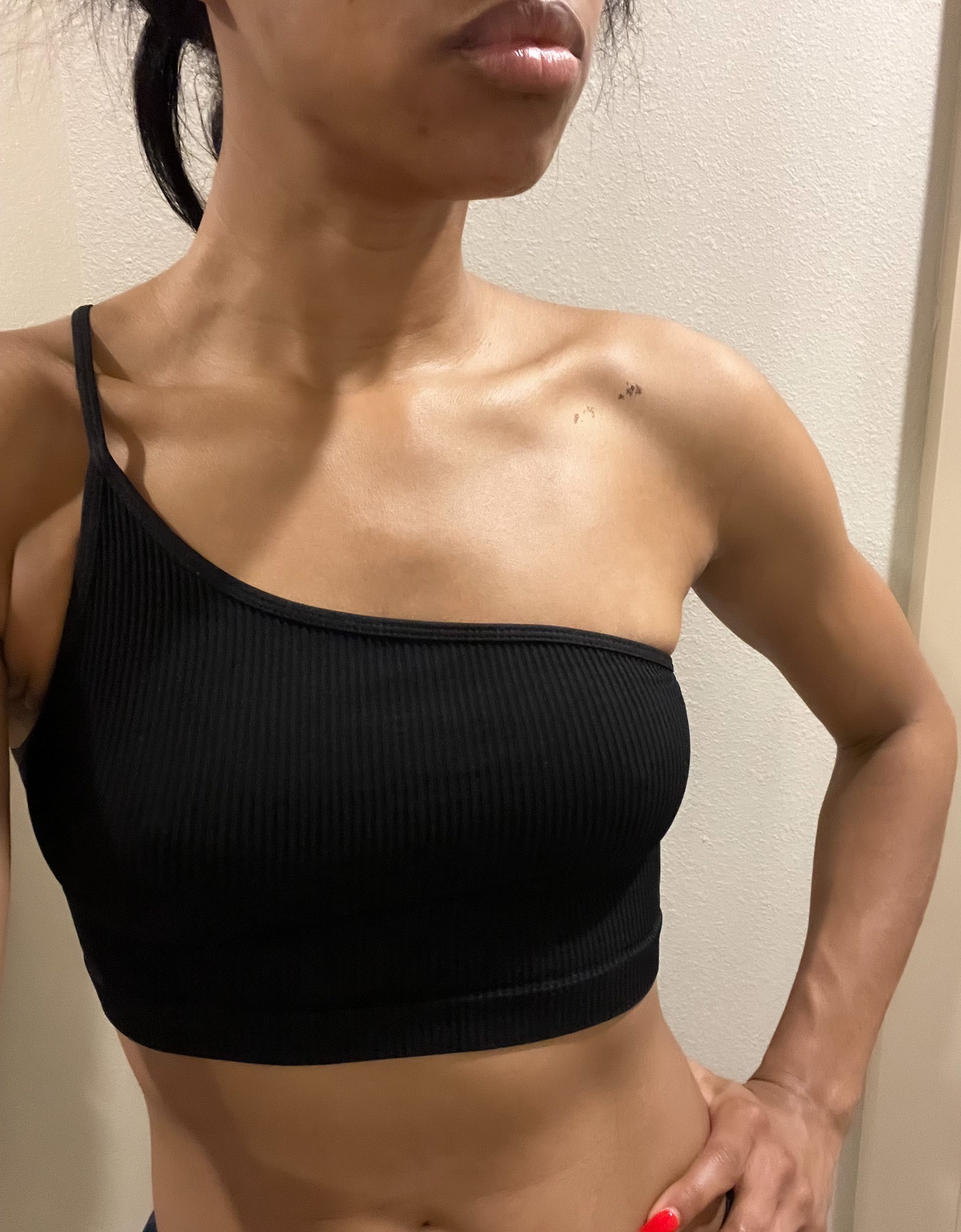 Black Ribbed Seamless Cropped Tank Top perfect for - Depop